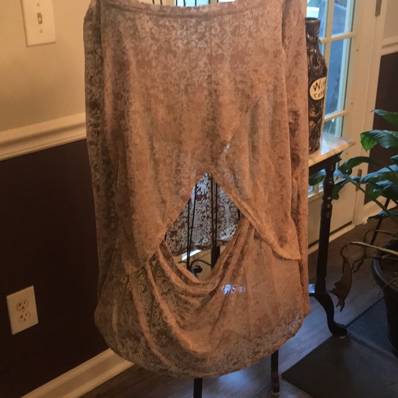 Top - Picture 2 of 3